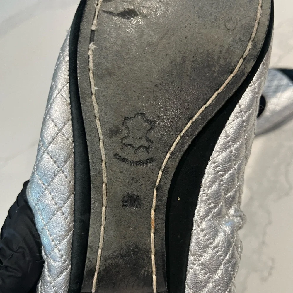 Elegant Silver and Black Women's Ballet Flats size 9